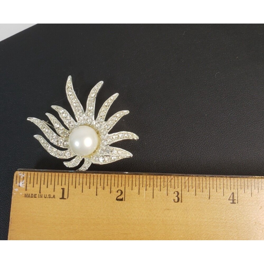 Vintage Signed Celebrity MCM Silver Tone Faux Pearl Flower Floral Brooch Pin - Picture 5 of 5